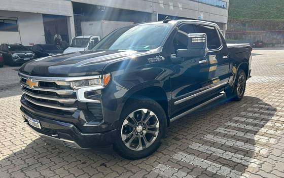 CHEVROLET SILVERADO 5.3 V8 GASOLINA 1500 HIGH COUNTRY 4X4 AUTOMÁTICO